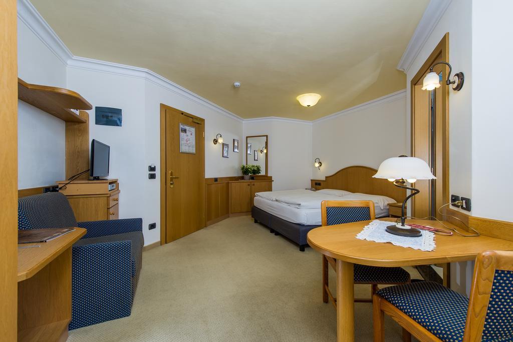 Hotel Bellavista Canazei Δωμάτιο φωτογραφία